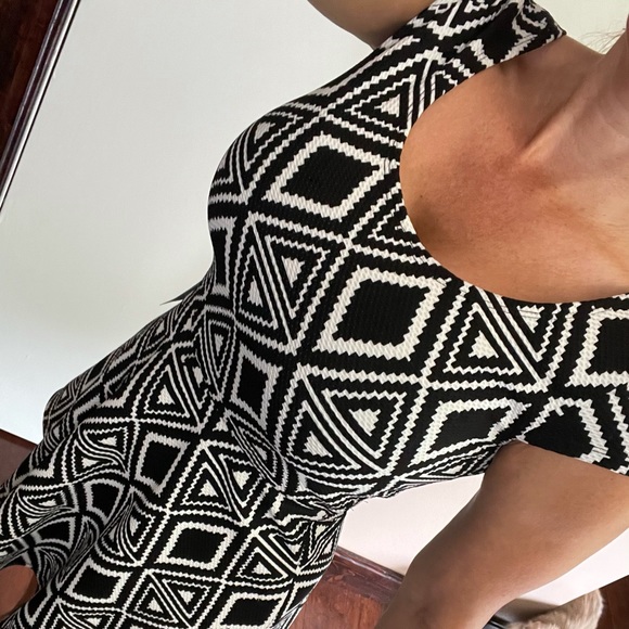 ***SOLD*** Black and White Skater Dress NWT Small - Picture 6 of 8